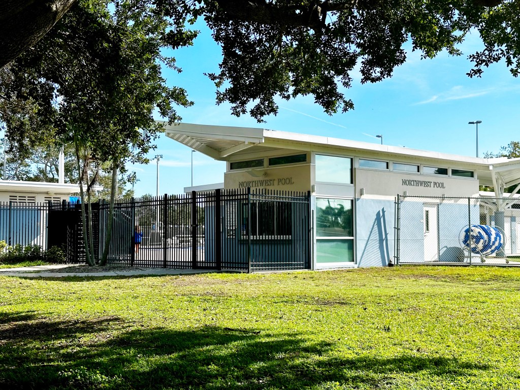 2752 59th way n st, St. Petersburg FL
33710