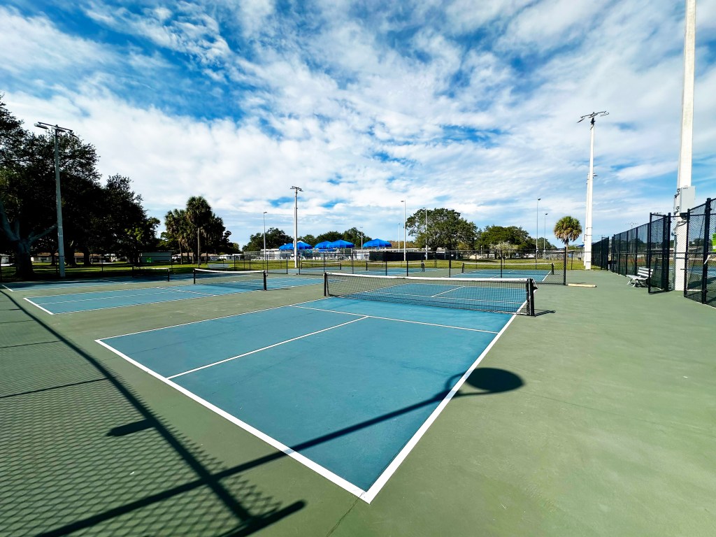 2752 59th way n st, St. Petersburg FL
33710